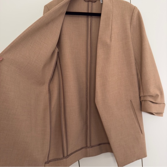 Aritzia Babaton Power Blazer 00 - Picture 8 of 11